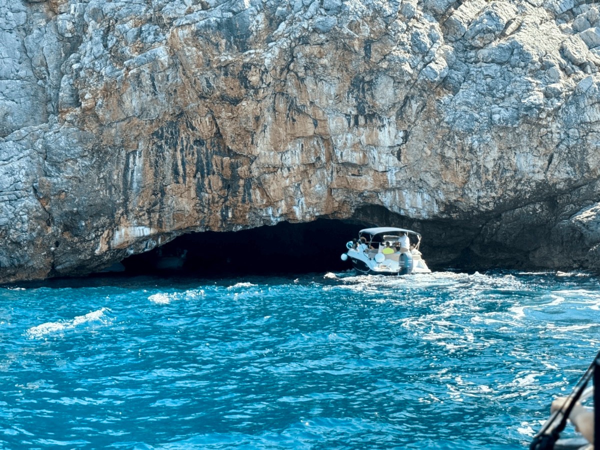 Group Tour - Blue Cave, Submarine tunnel & Lady of the Rocks
